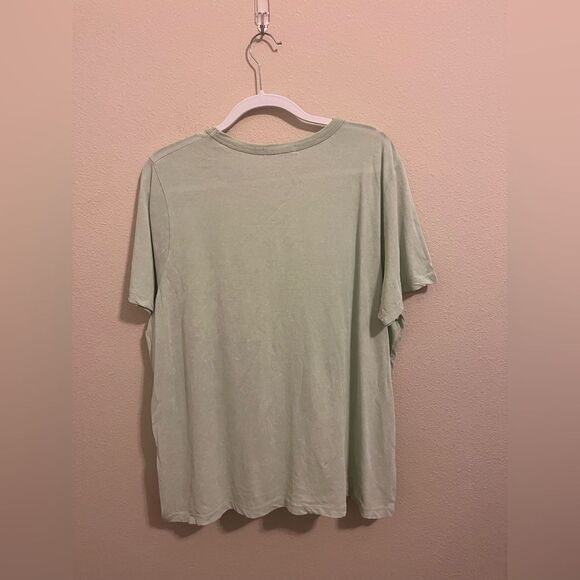 Bundle of 2 Women’s T-shirts - Picture 7 of 8